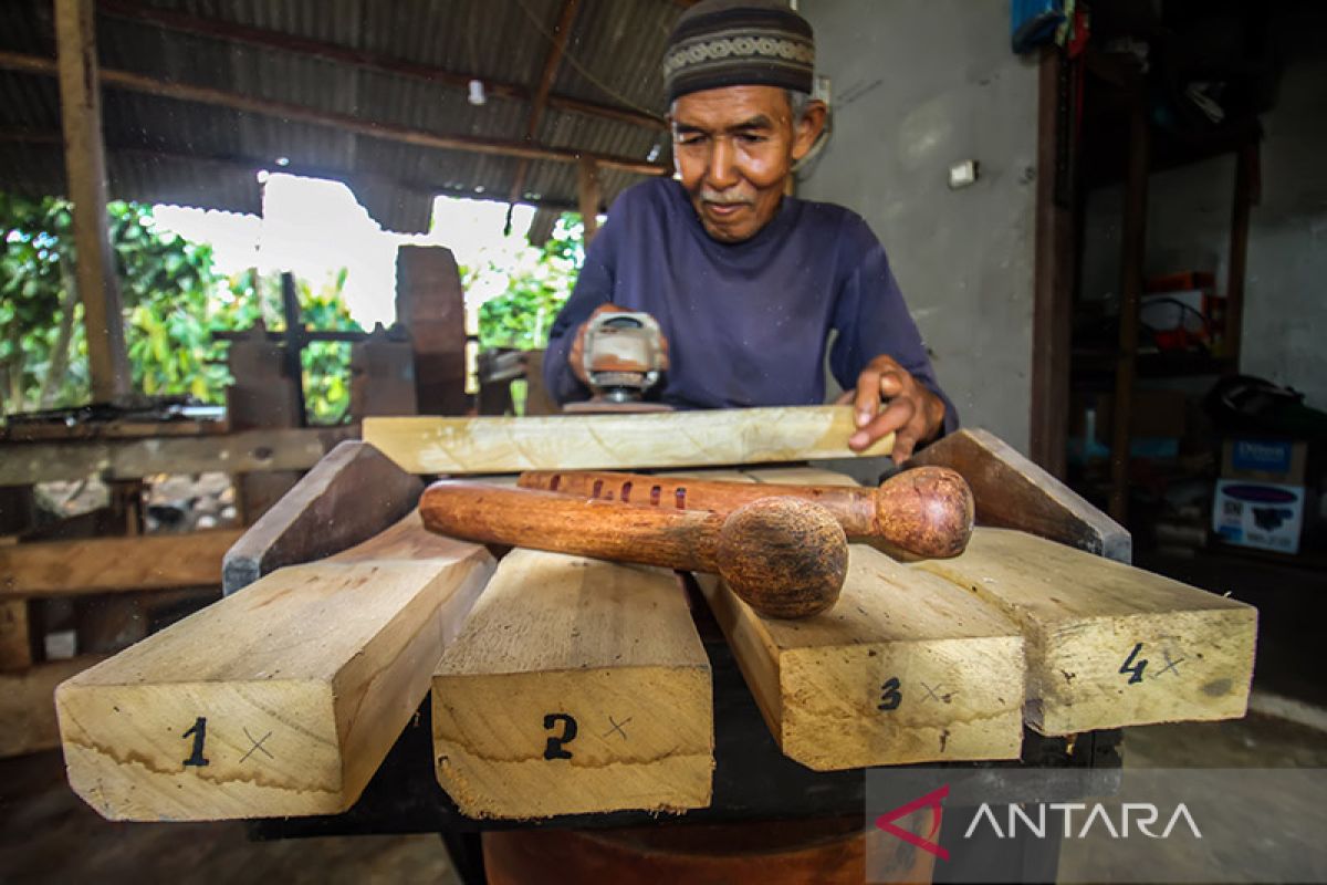 Alat musik canang ceurekeuh terancam punah