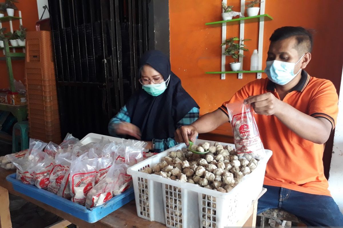 Mantan TKI asal Kabupaten Kediri usaha bakso seporsi dijual Rp2.000