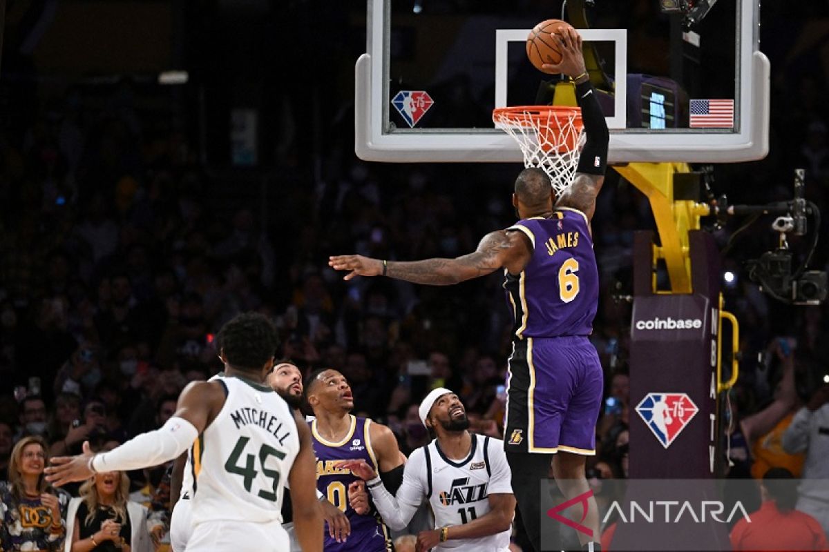 Rentetan kemenangan Jazz berakhir di markas Lakers
