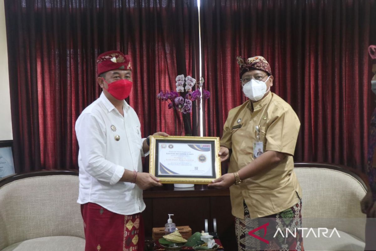 Pemkab Karangasem terima penghargaan PDM Terbaik Kanreg X BKN Award Tahun 2021