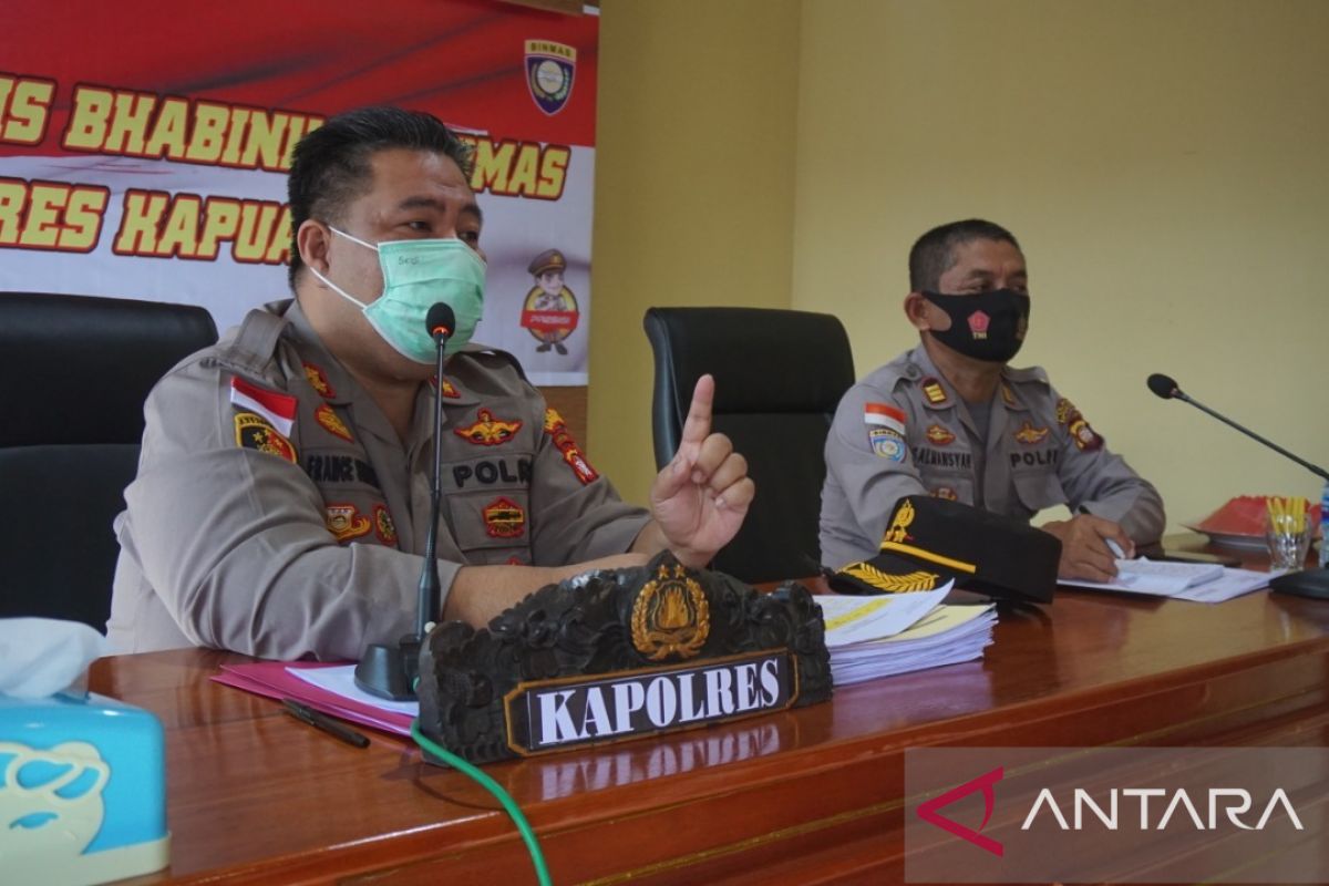 Bhabinkamtibmas diminta kawal percepatan vaksinasi di Kapuas Hulu