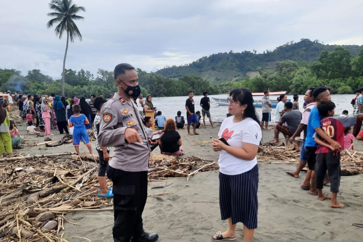 Seorang warga Gorontalo Utara hilang terseret arus saat memancing