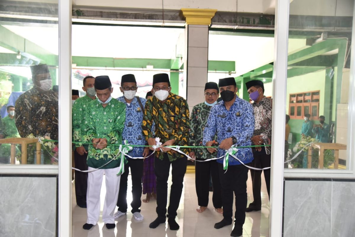 Bupati Muhdlor resmikan masjid dan perpustakaan MA Darul Ulum