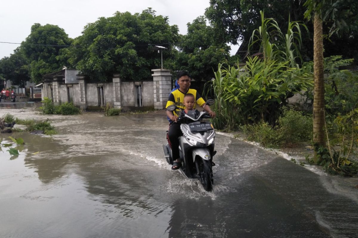 PT SMI membantu pembenahan infrastruktur jalan di Lombok Tengah