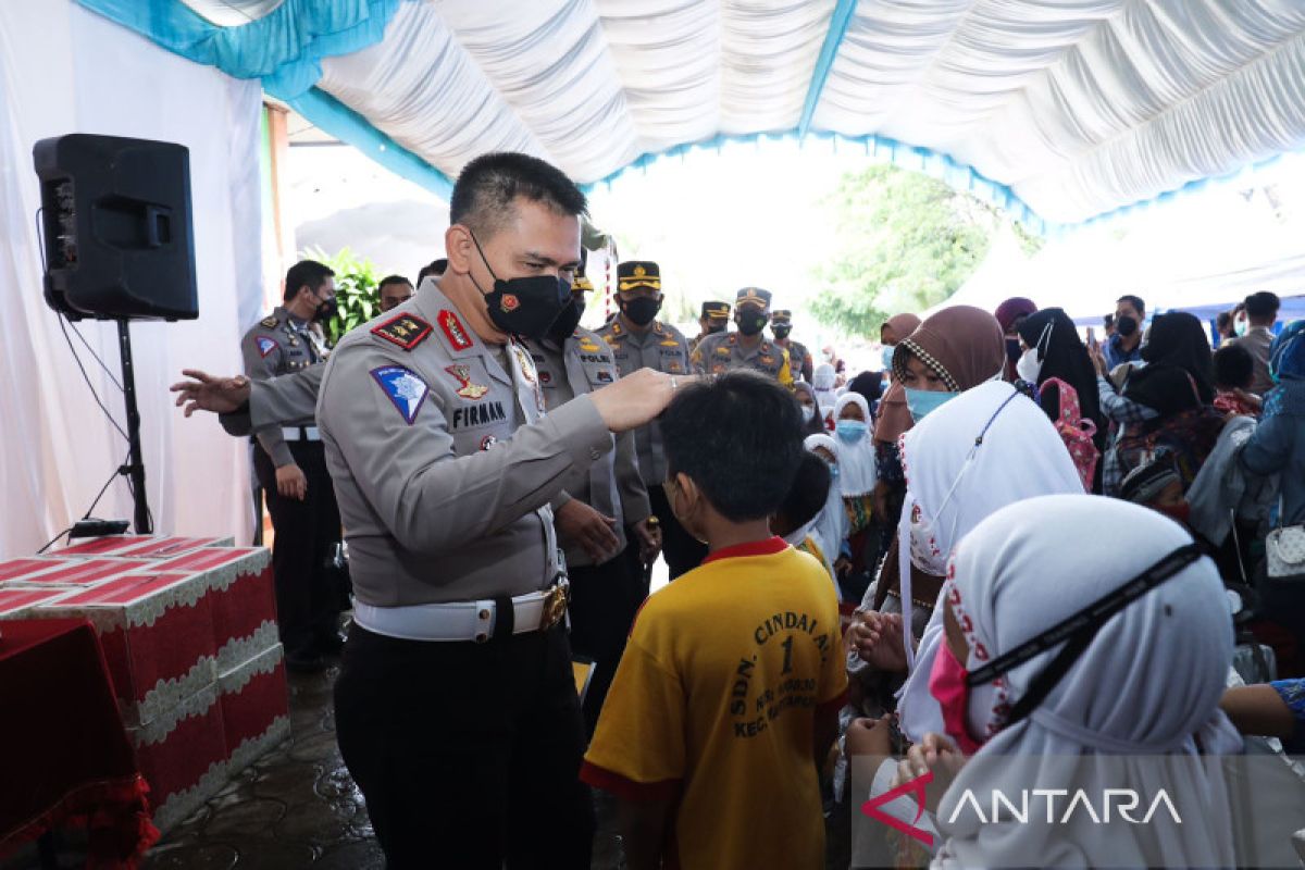 Kakorlantas Polri tinjau sentra vaksinasi di Kalimantan Selatan
