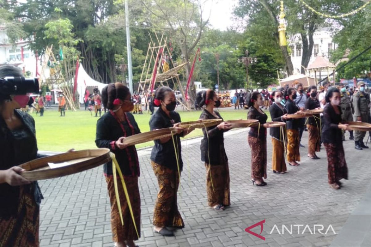 100 orang ikuti kirab Boyong Kedhaton Keraton Surakarta