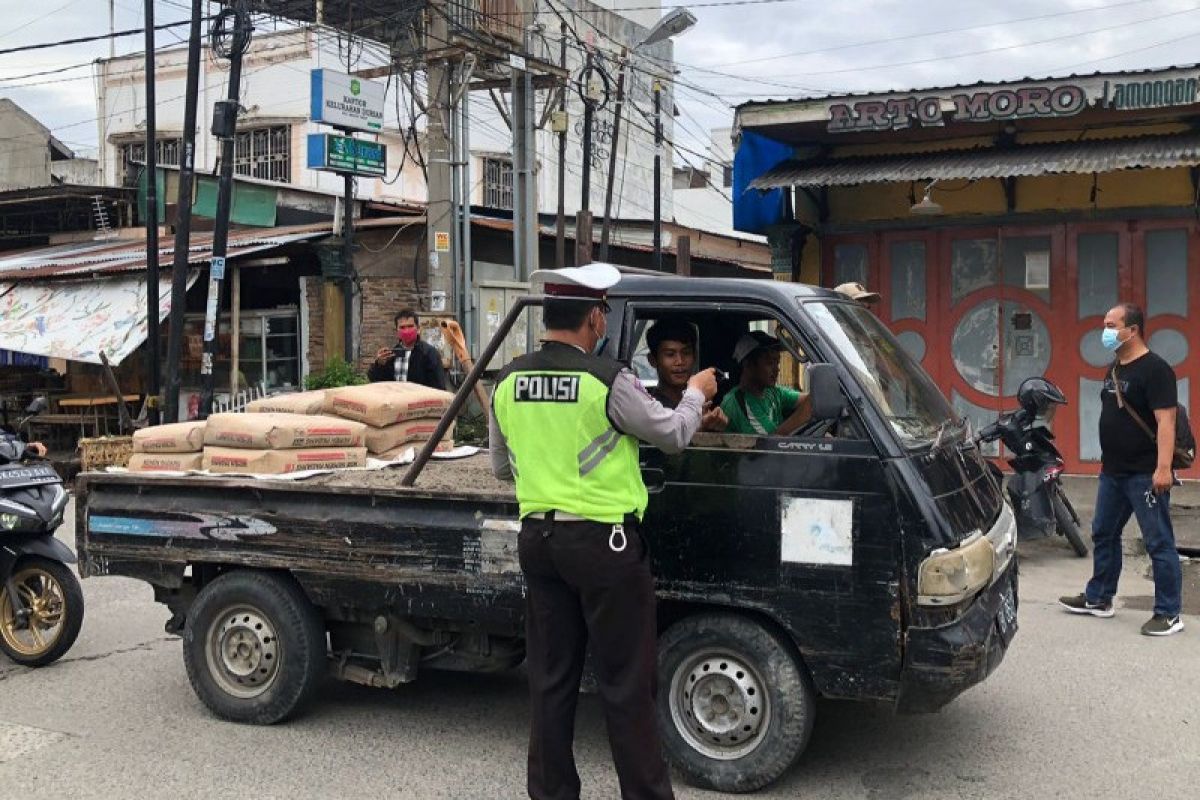 Polisi Medan perketat pengawasan prokes  pengendara saat PPKM Level 3