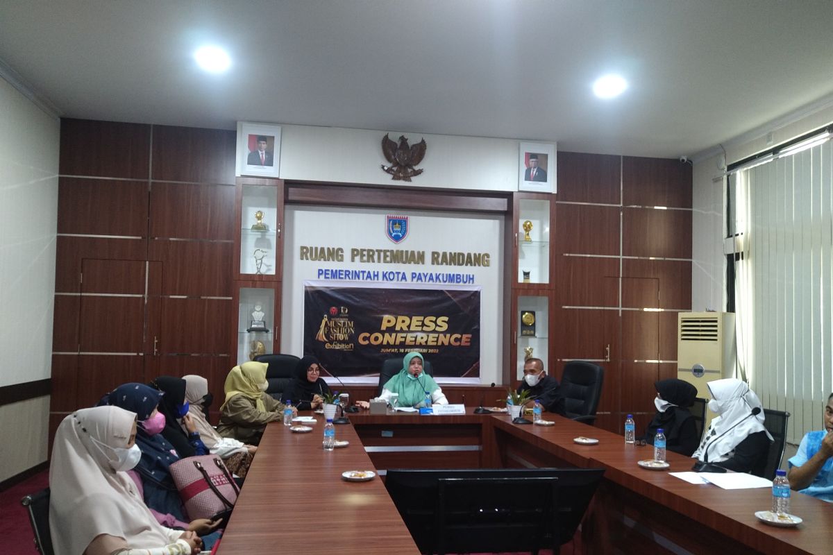 Dekranasda Payakumbuh gelar fashion show dan pameran produk UKM