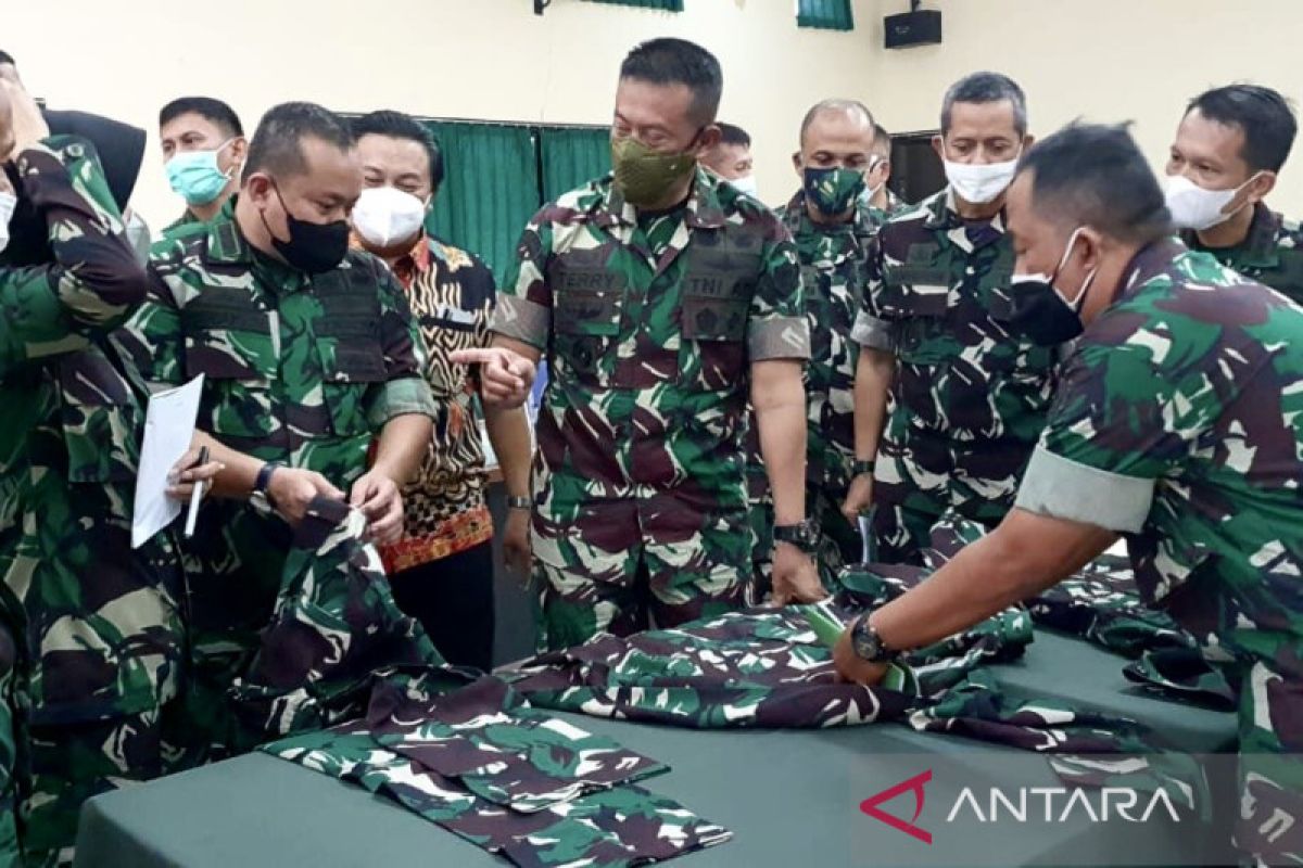 Dislitbang TNI AD uji coba seragam PDL produksi dalam negeri