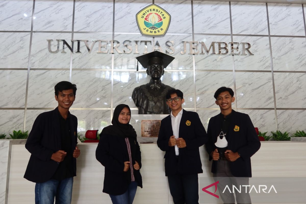 Mahasiswa Unej sabet medali emas ajang internasional AISEEF 2022