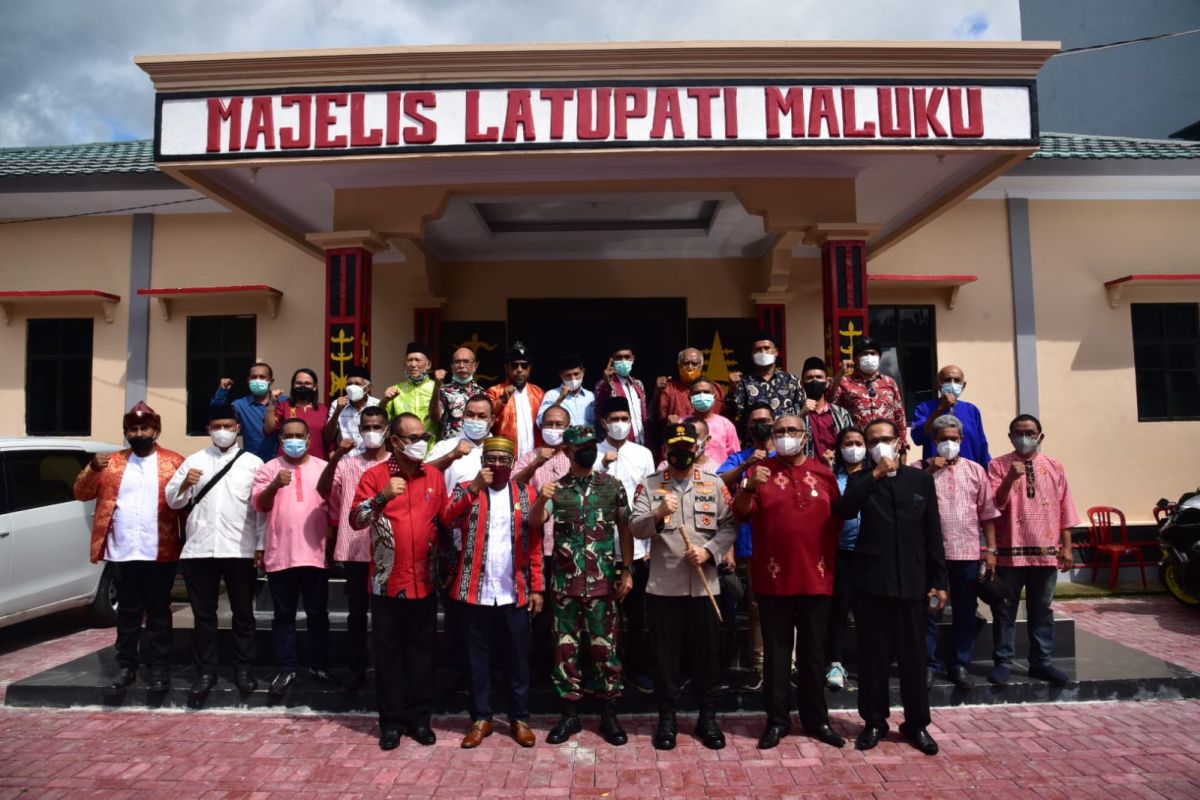 Majelis Latupati sampaikan pernyataan sikap kepada Forkopimda Maluku, cerminkan hidup basudara