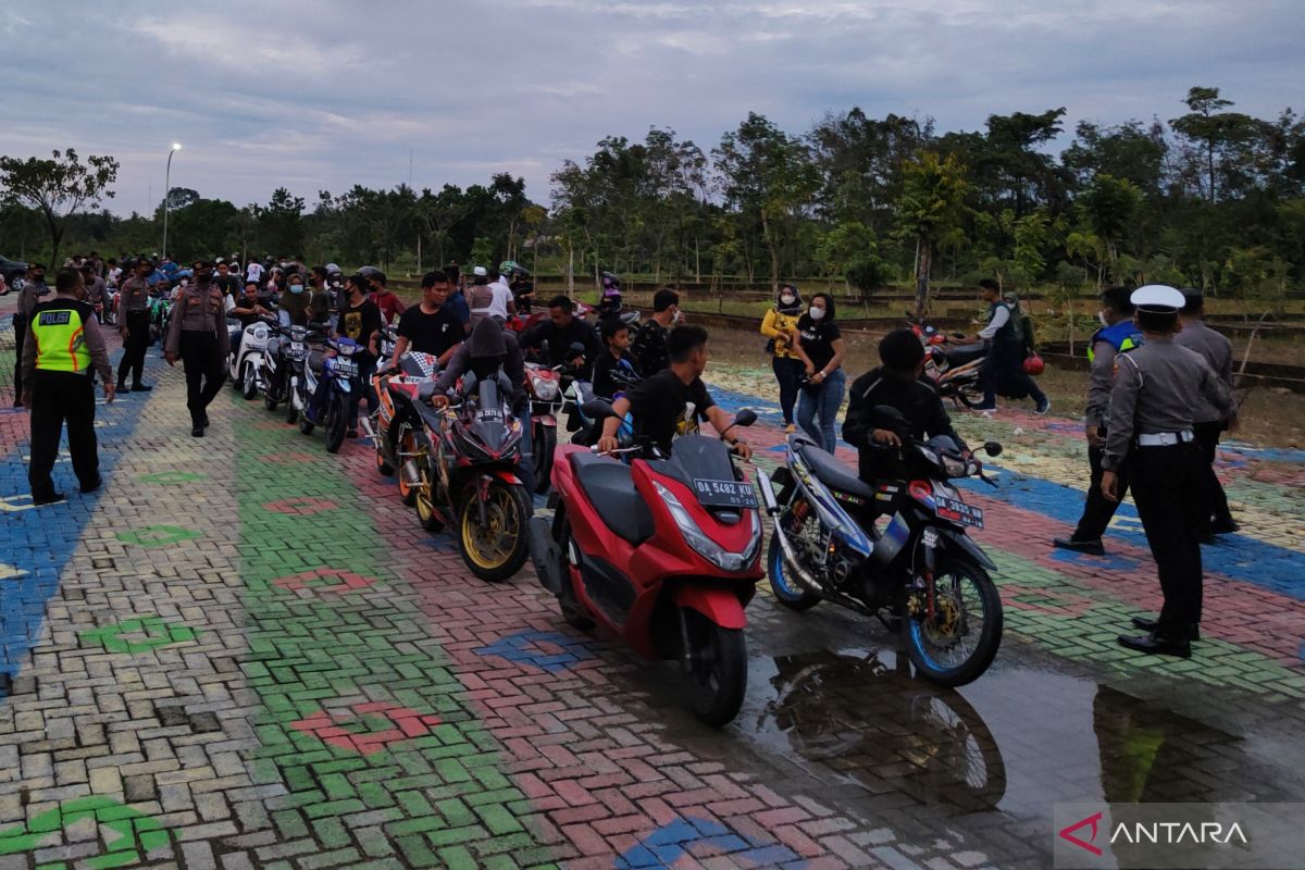 Polres Tapin jaring pembalap liar, ratusan motor diamankan