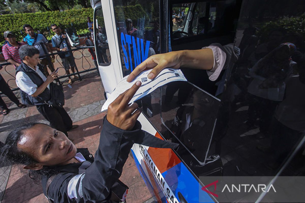 Jumat, pelayanan Samsat Keliling Jadetabek ada di lokasi ini