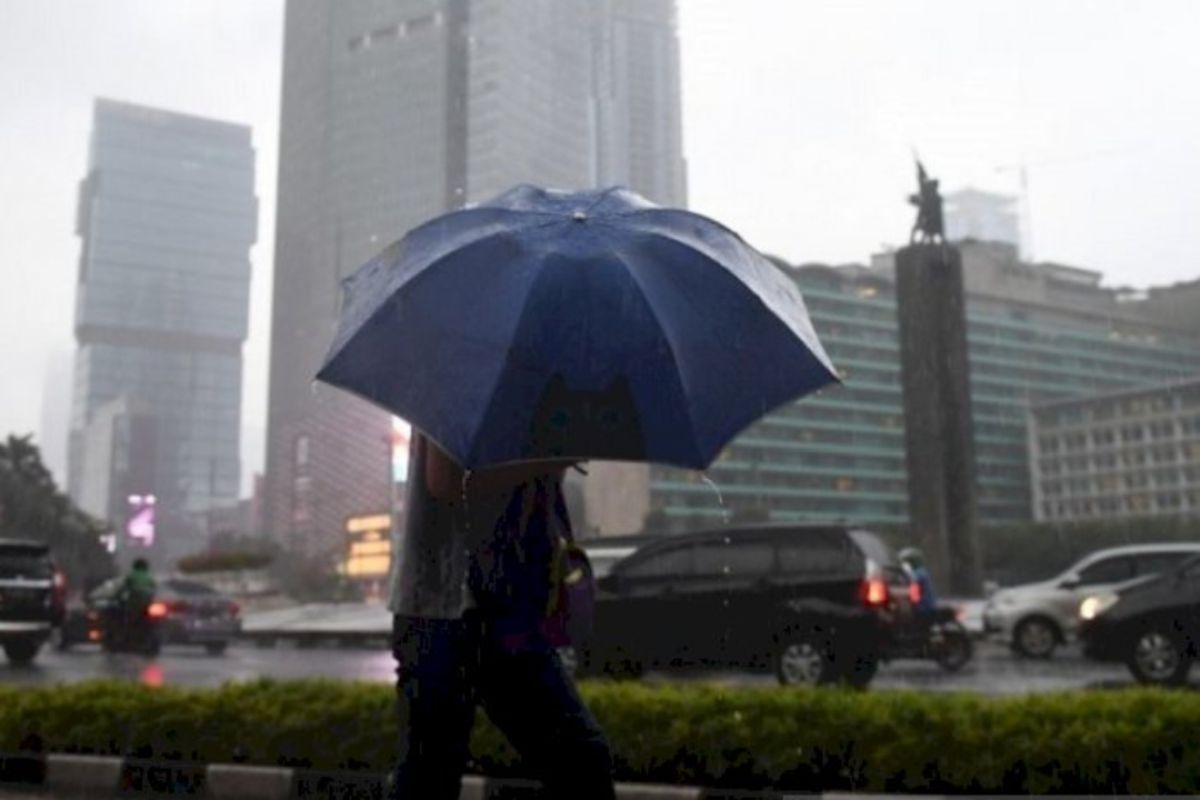 BMKG prakirakan hujan ringan hingga lebat mengguyur sebagian Indonesia
