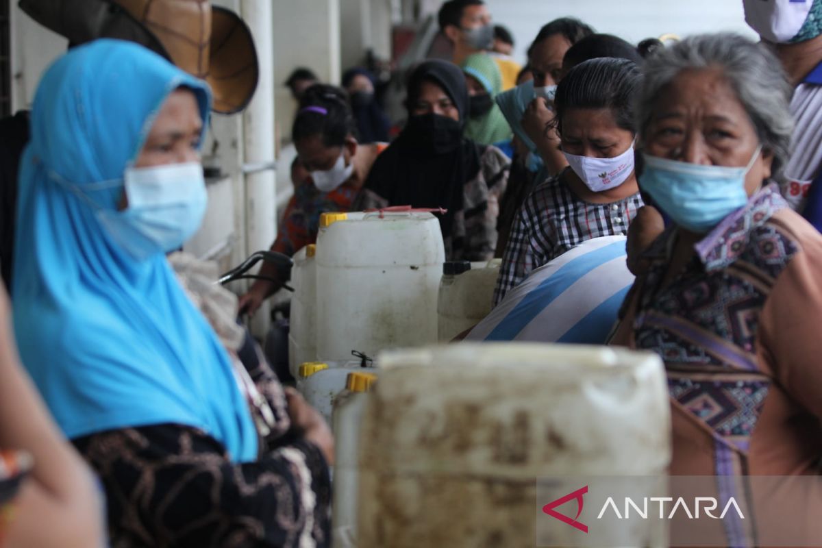 Mendag gerojok minyak goreng curah murah untuk pedagang di Surabaya