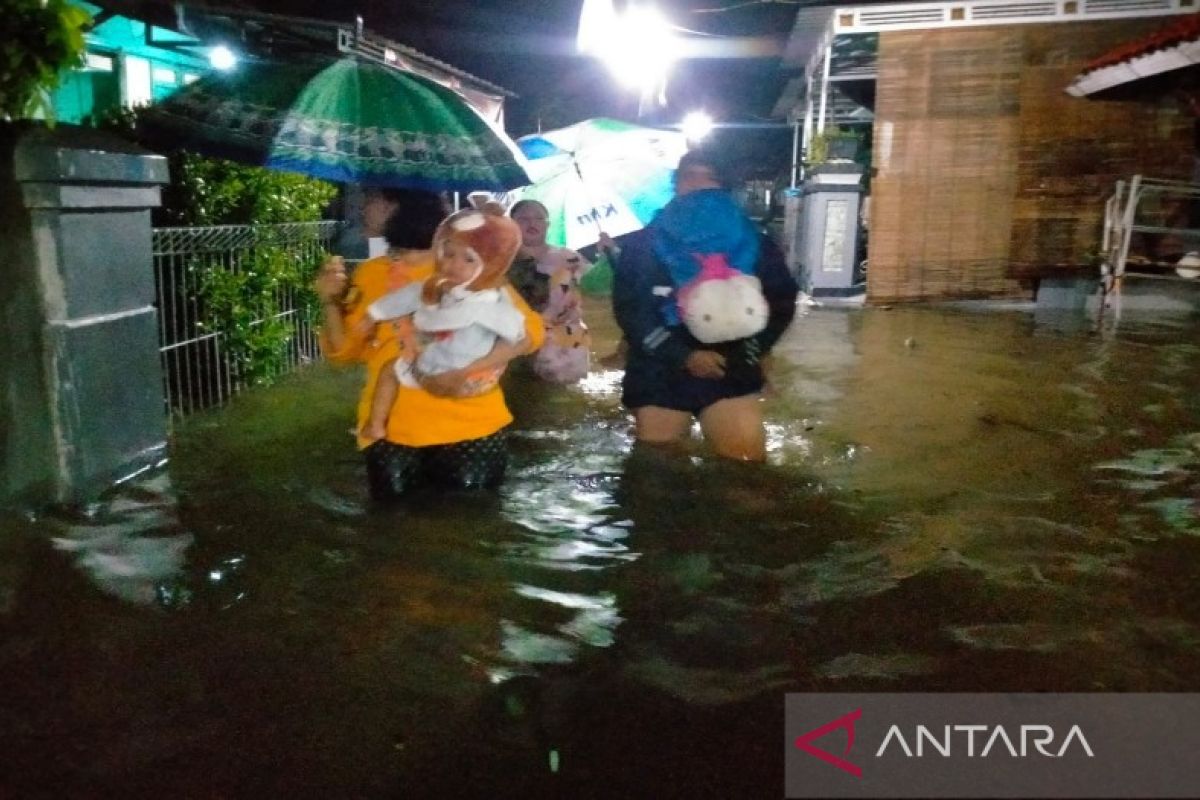 Sejumlah desa di Batang dilanda  banjir dan longsor