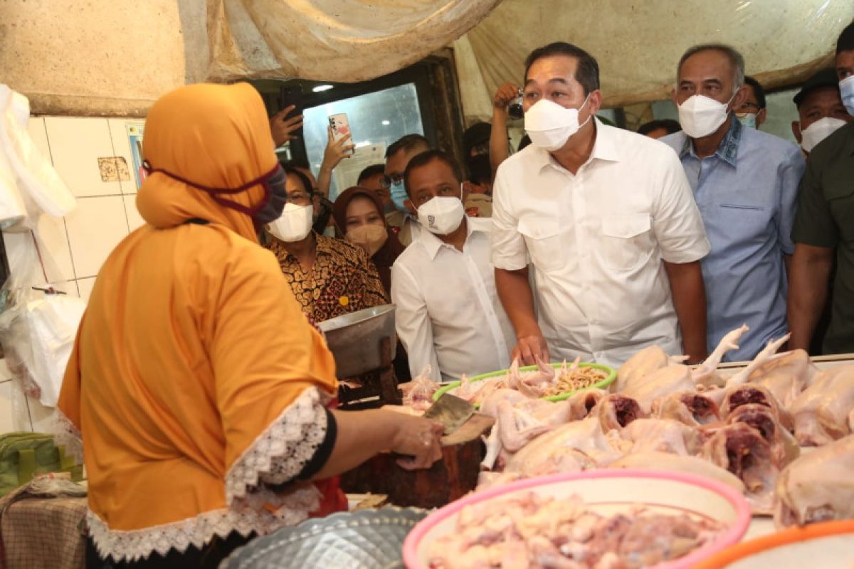 Wakil Walikota Surabaya: Masih sulit ditemui minyak goreng sesuai HET