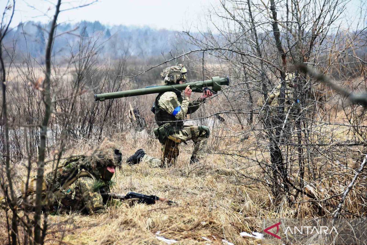 Media: EU akan latih 15.000 tentara Ukraina