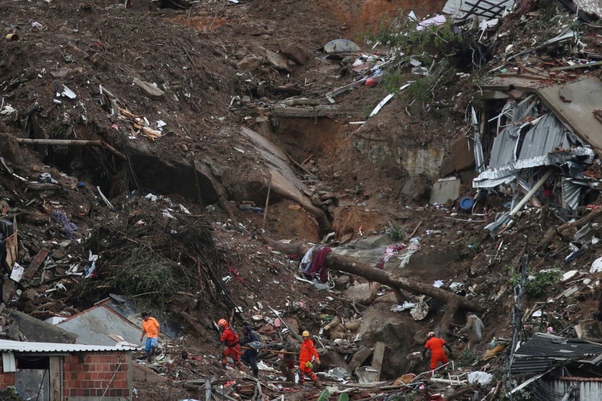 14 orang tewas akibat tanah longsor di Brazil