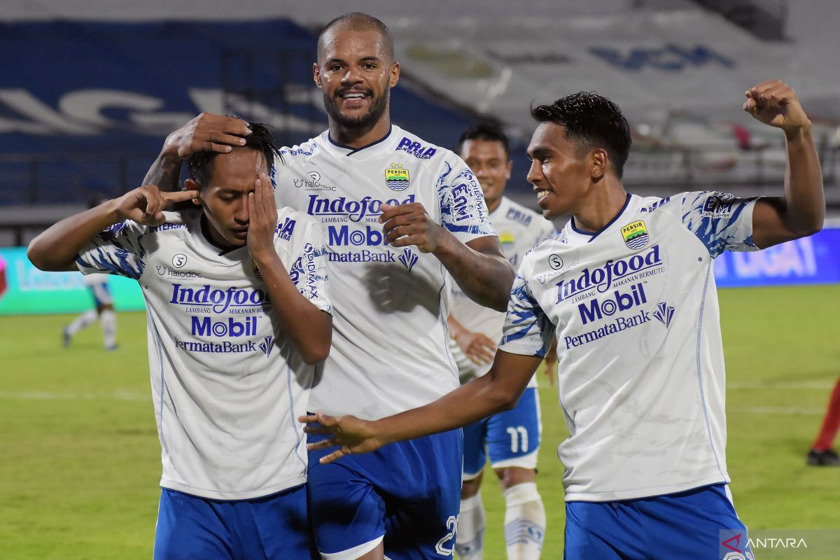 Persib Bandung melibas PSM dengan dua gol tanpa balas