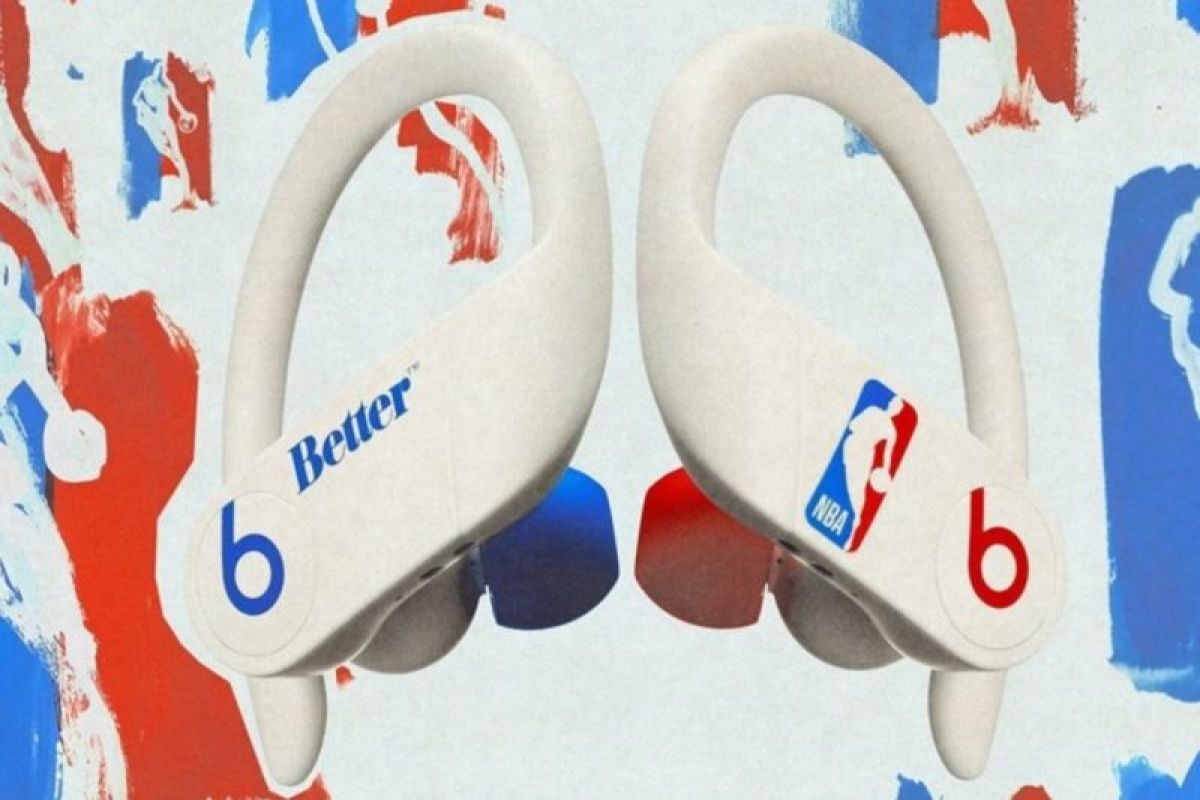 Apple perkenalkan edisi terbatas sepasang "earbud" Powerbeats Pro NBA75 Ivory