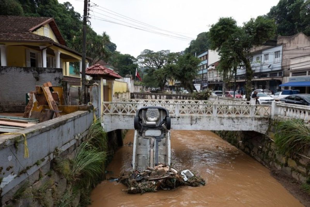Korban tewas akibat bencana banjir dan longsor di Brasil menjadi 130 orang