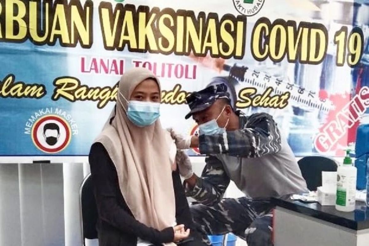 Lantamal VIII terus giatkan vaksinasi bagi masyarakat, termasuk di Gorontalo