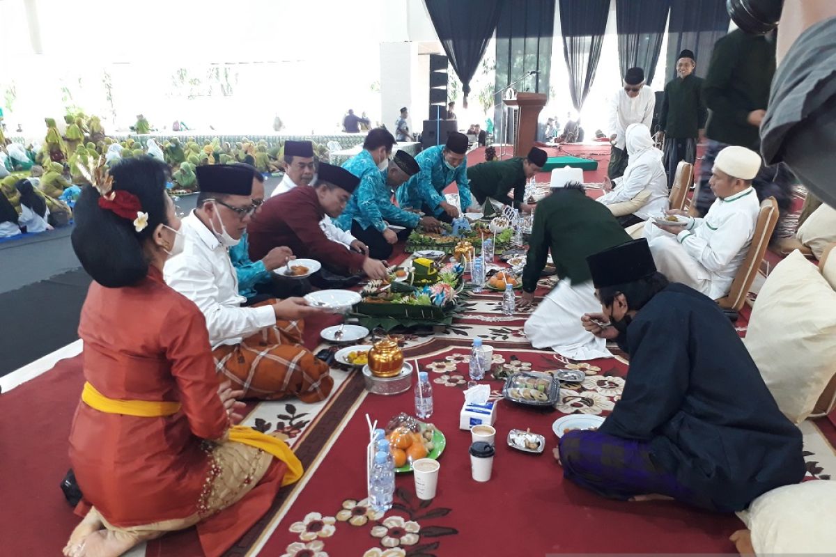 Hari lahir NU diperingati  dengan doa bersama dan tumpengan di Kediri