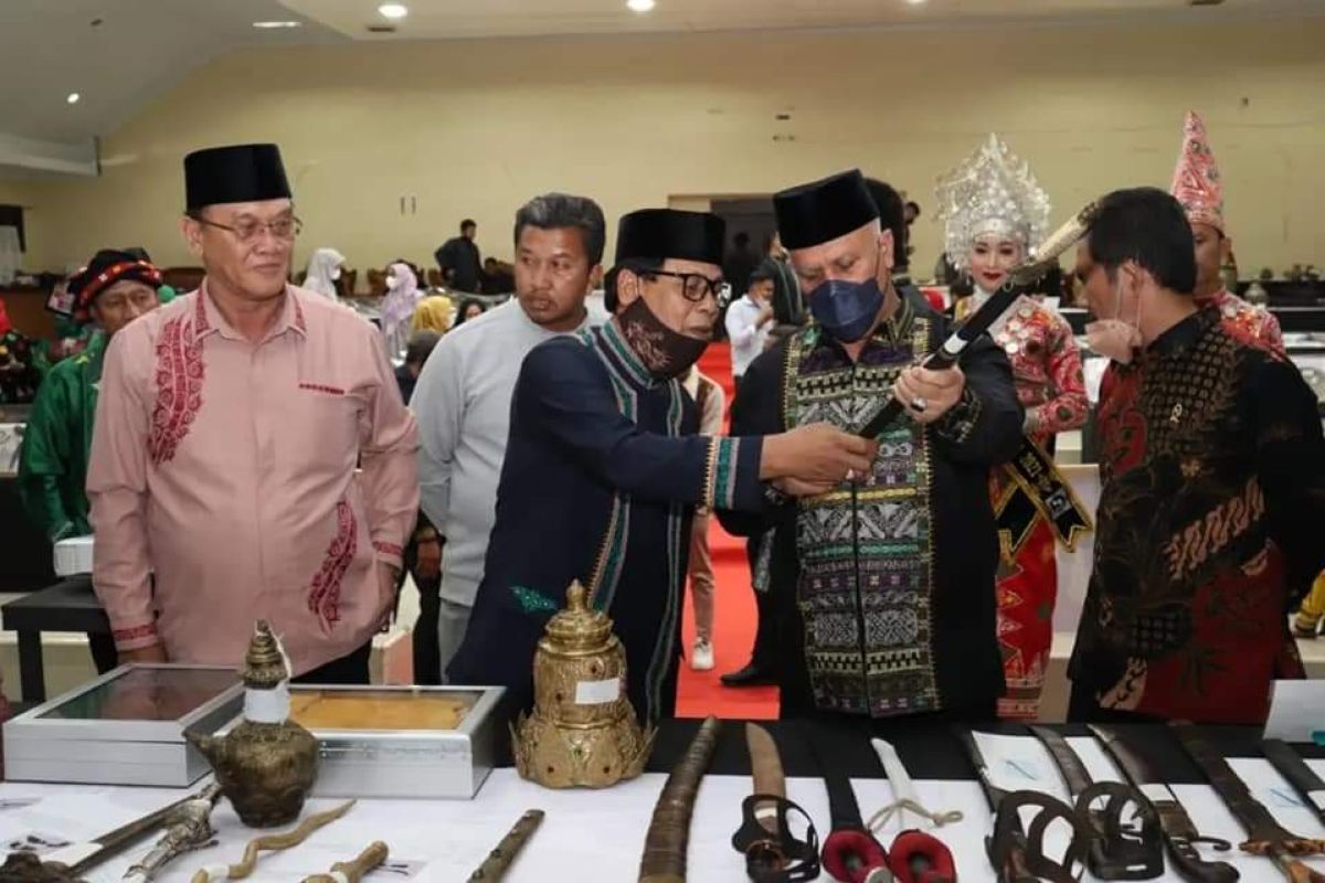 Ini pameran yang dibuka Shabela Abubakar