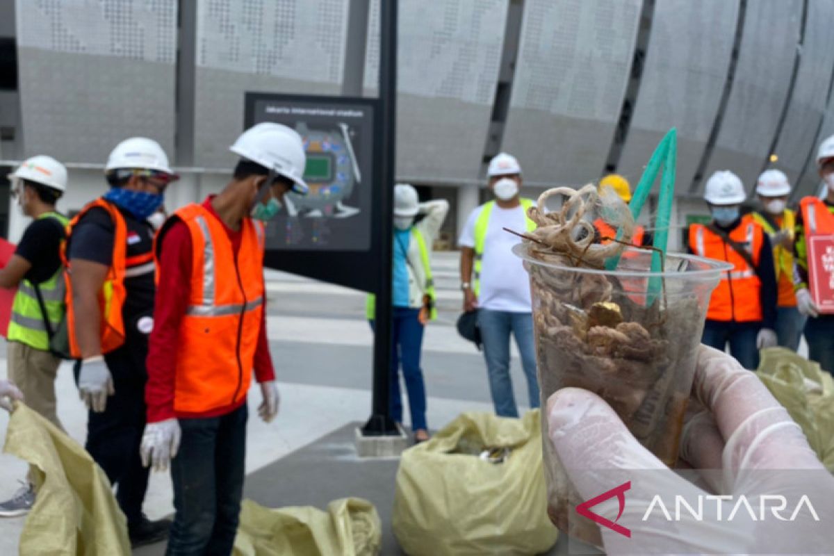 Jakarta Sadar Sampah dan DLH DKI gelorakan "Operasi Semut" di JIS