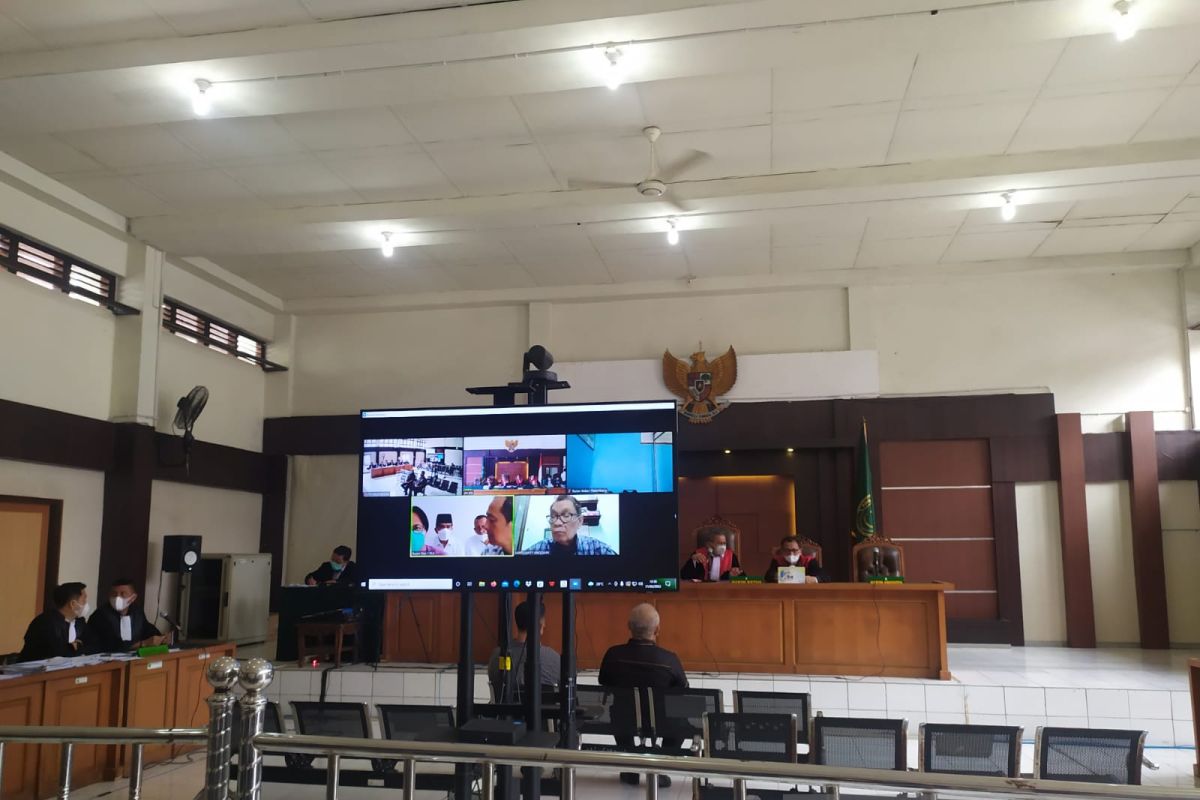 Hakim-saksi positif COVID-19 sidang Masjid Sriwijaya ditunda