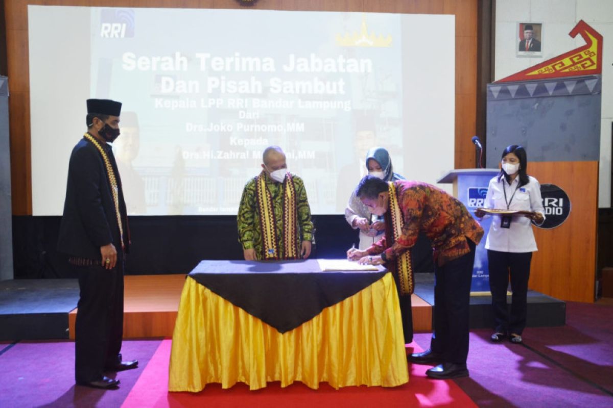 Zahral Mutzaini resmi menjabat Kepala LPP RRI Bandarlampung