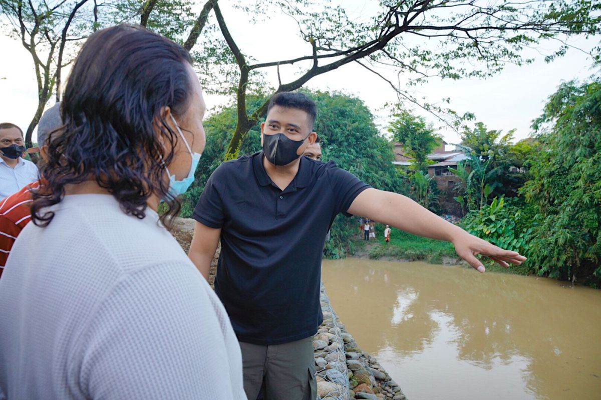 Wali Kota Medan minta  pengembang bangun bronjong atasi banjir