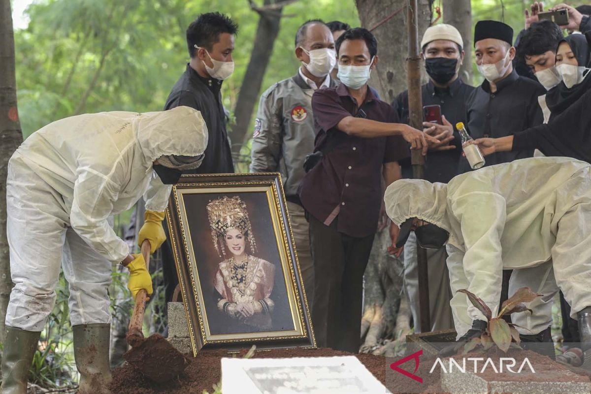 KALEIDOSKOP - Artis tutup usia sepanjang 2022