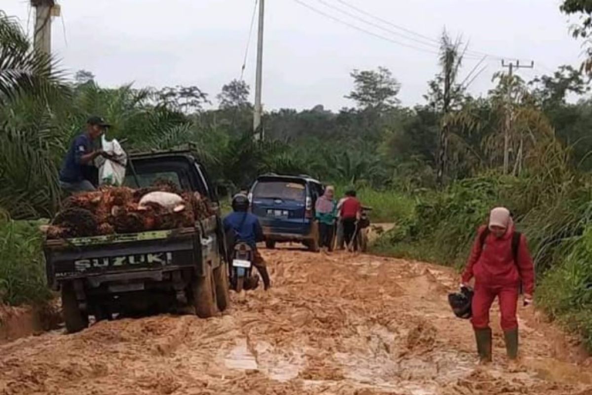 DPUTR Kabupaten Paser akan perbaiki Jalan Desa Libur Dinding