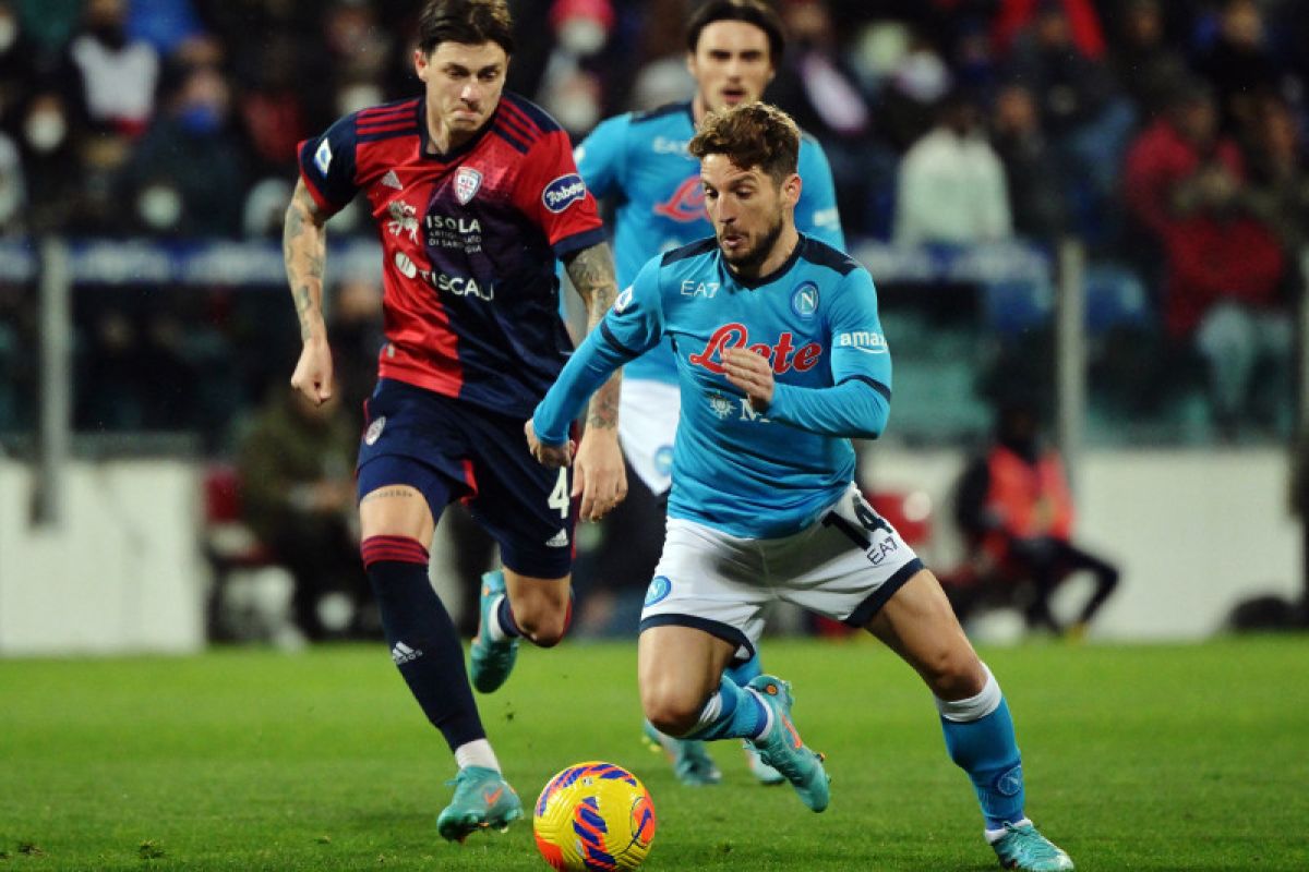 Napoli dan Cagliari berbagi poin  setelah main imbang 1-1