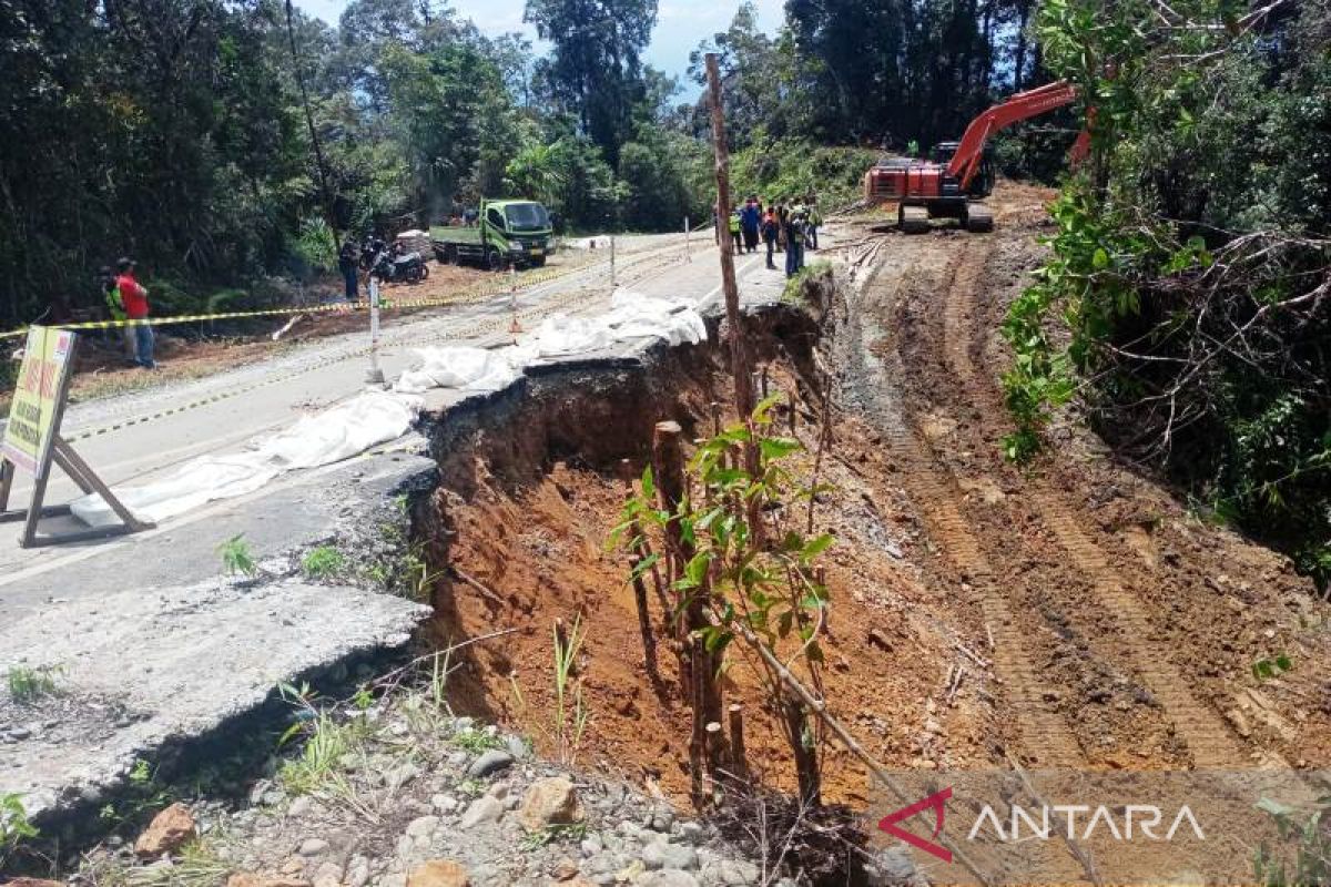 Pemerintah mulai tangani perbaikan jalan longsor di Beutong Ateuh Nagan Raya