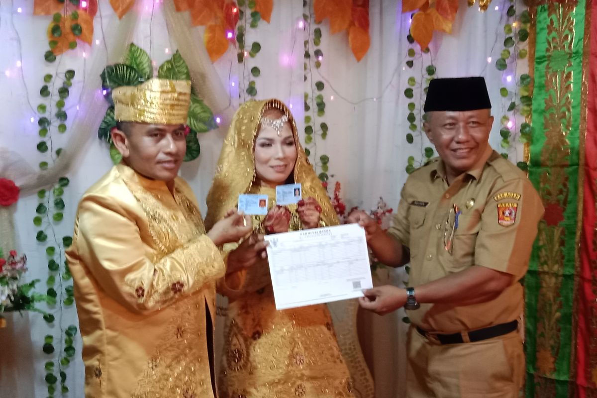 Disdukcapil Agam terbitkan Adminduk pengantin baru usai ijab kabul