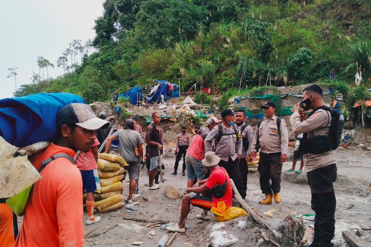 Polres Pulau Buru razia aktivitas PETI di Gunung Botak, tegakkan aturan