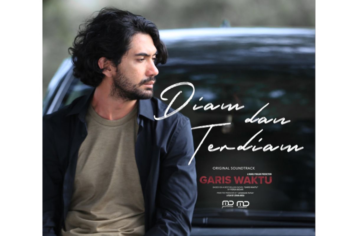 Reza Rahadian menyanyikan soundtrack "Garis Waktu"