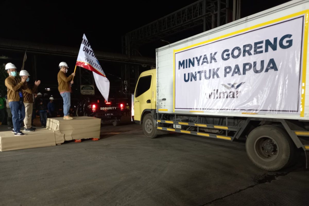 Wilmar Gresik kirim minyak goreng ke Papua mendukung pemerintah