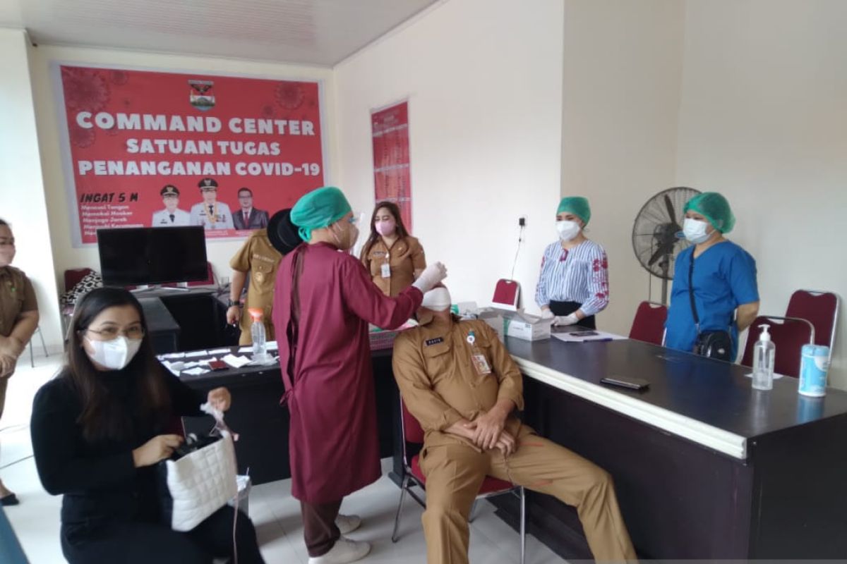 Pemkab Minahasa Tenggara membatasi kehadiran pegawai di kantor