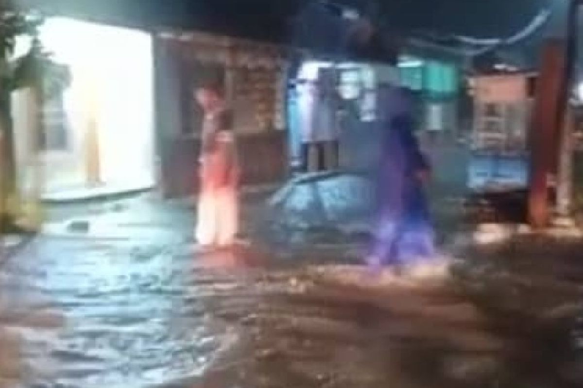 Puluhan rumah warga di BTN Darsua, Kabupaten Jayapura terendam banjir