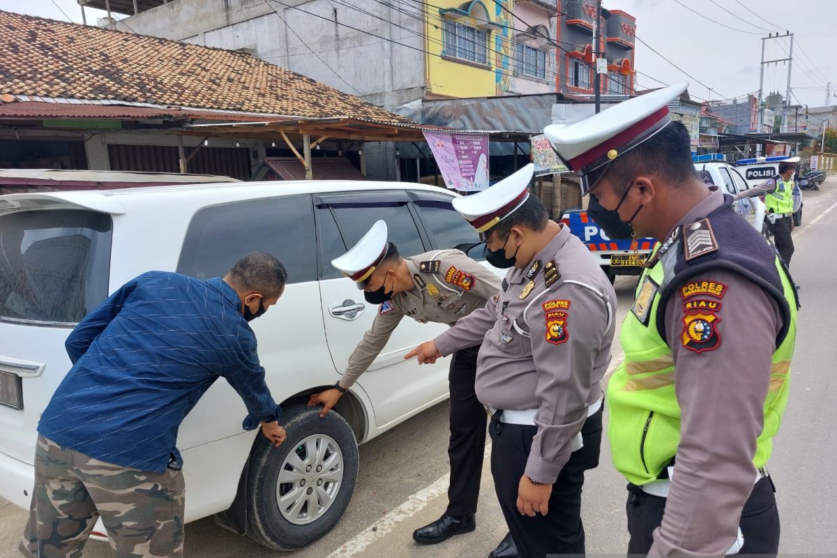 Satlantas Polres Inhu sambangi pengelola travel meminimalisir lakalantas