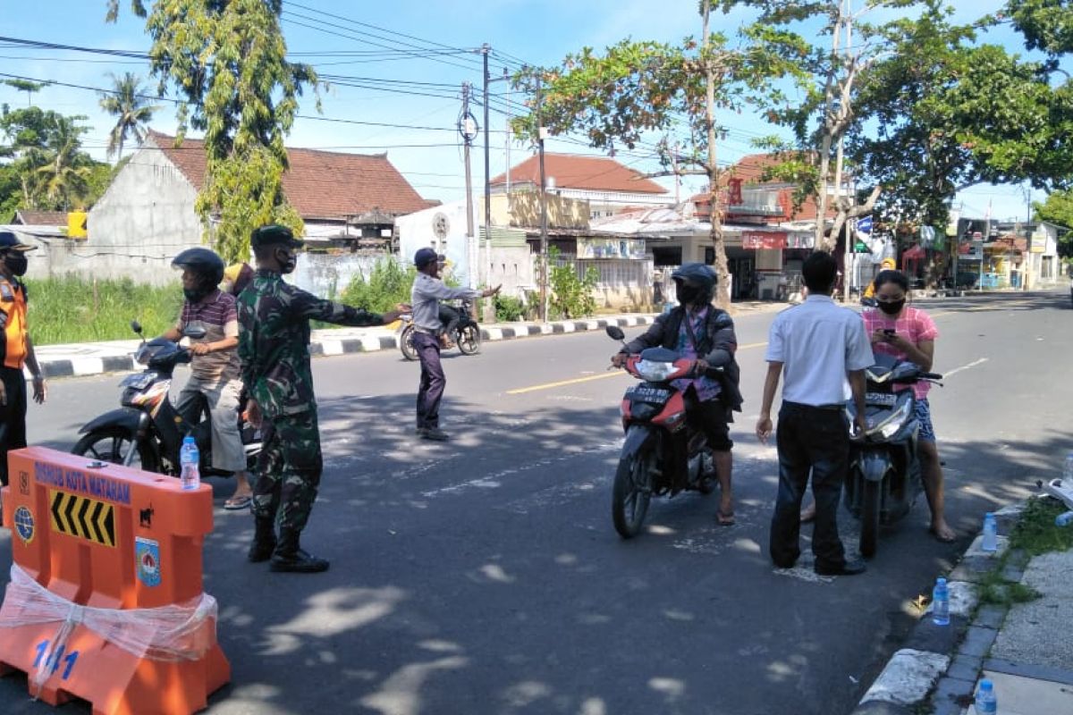 Mataram tidak melakukan penyekatan meski PPKM level 3