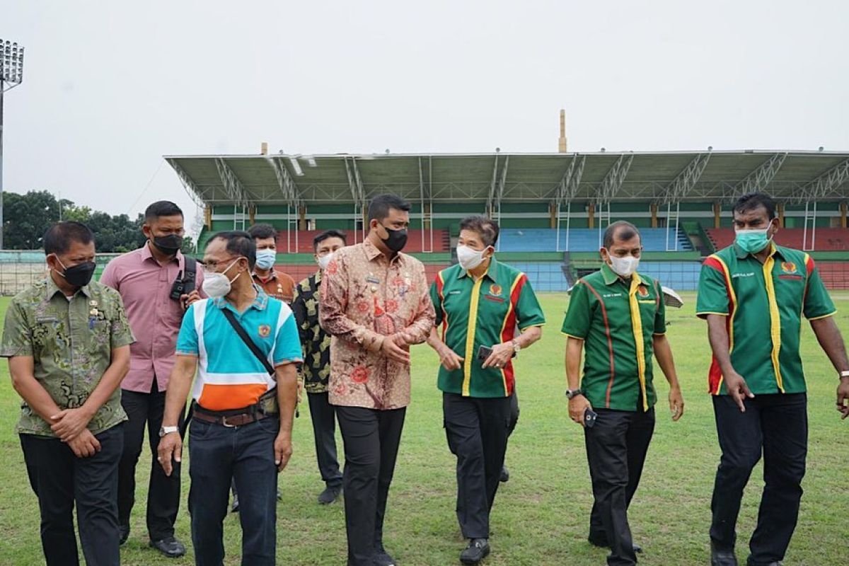 Wali Kota Medan instruksikan  Dispora benahi tujuh lapangan sepak bola