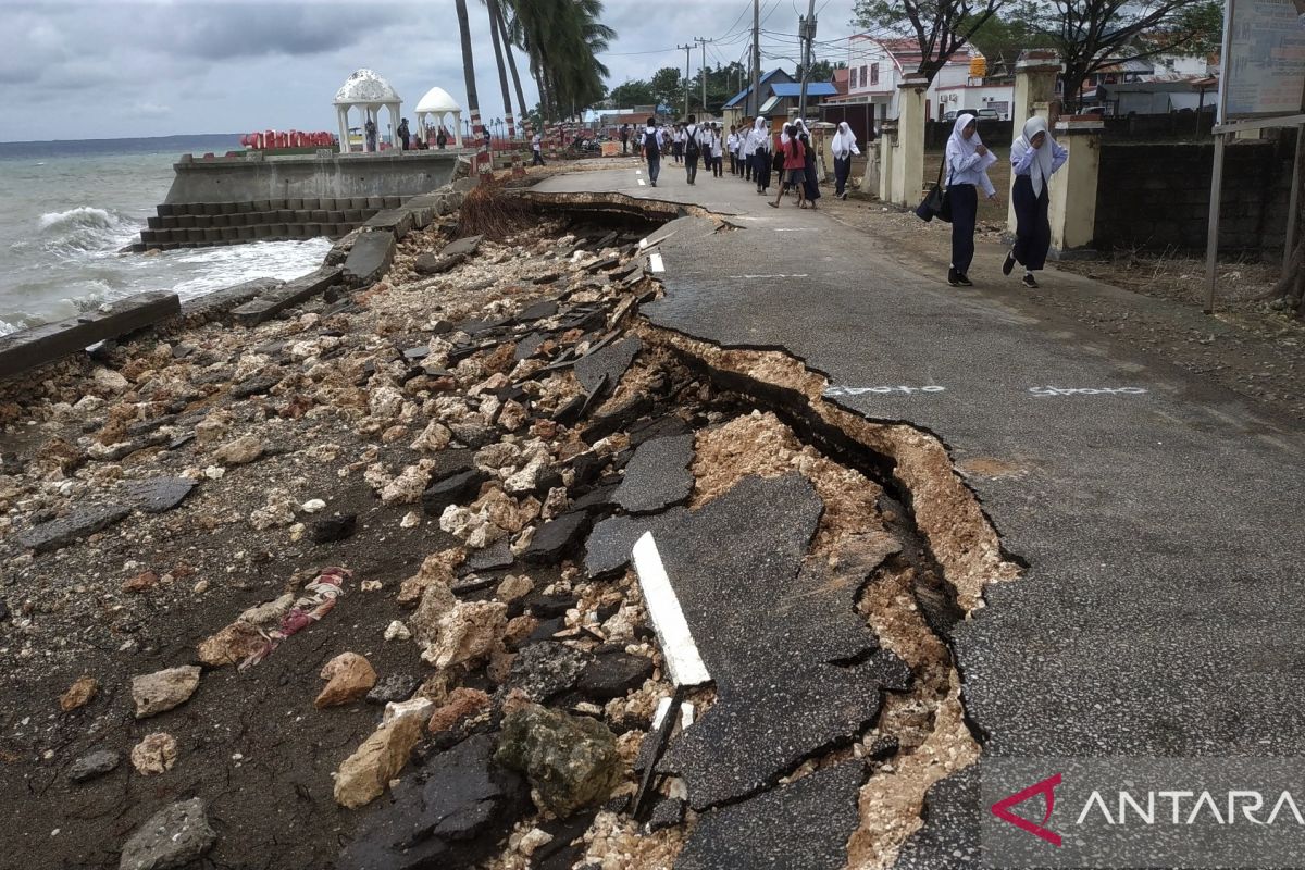 Pemkot Baubau membenahi infrastruktur pascacuaca buruk