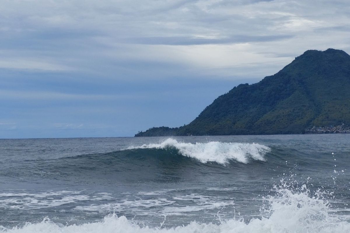 BMKG: gelombang tinggi di Malut capai 4-6 meter, patuhi peringatan dini