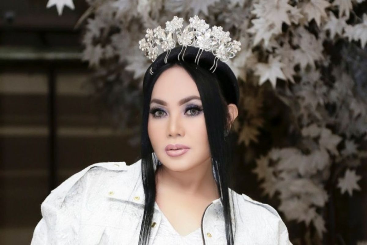 Dewi Gita persembahkan "Kau Cinta Putihku" untuk jawaban lagu "Sampai Akhir Zaman" Armand Maulana