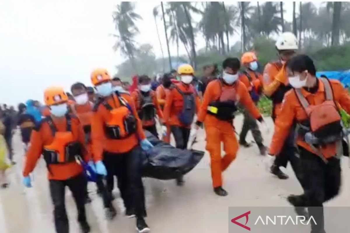 SAR gabungan evakuasi jenazah korban banjir di Jeneponto Sulsel